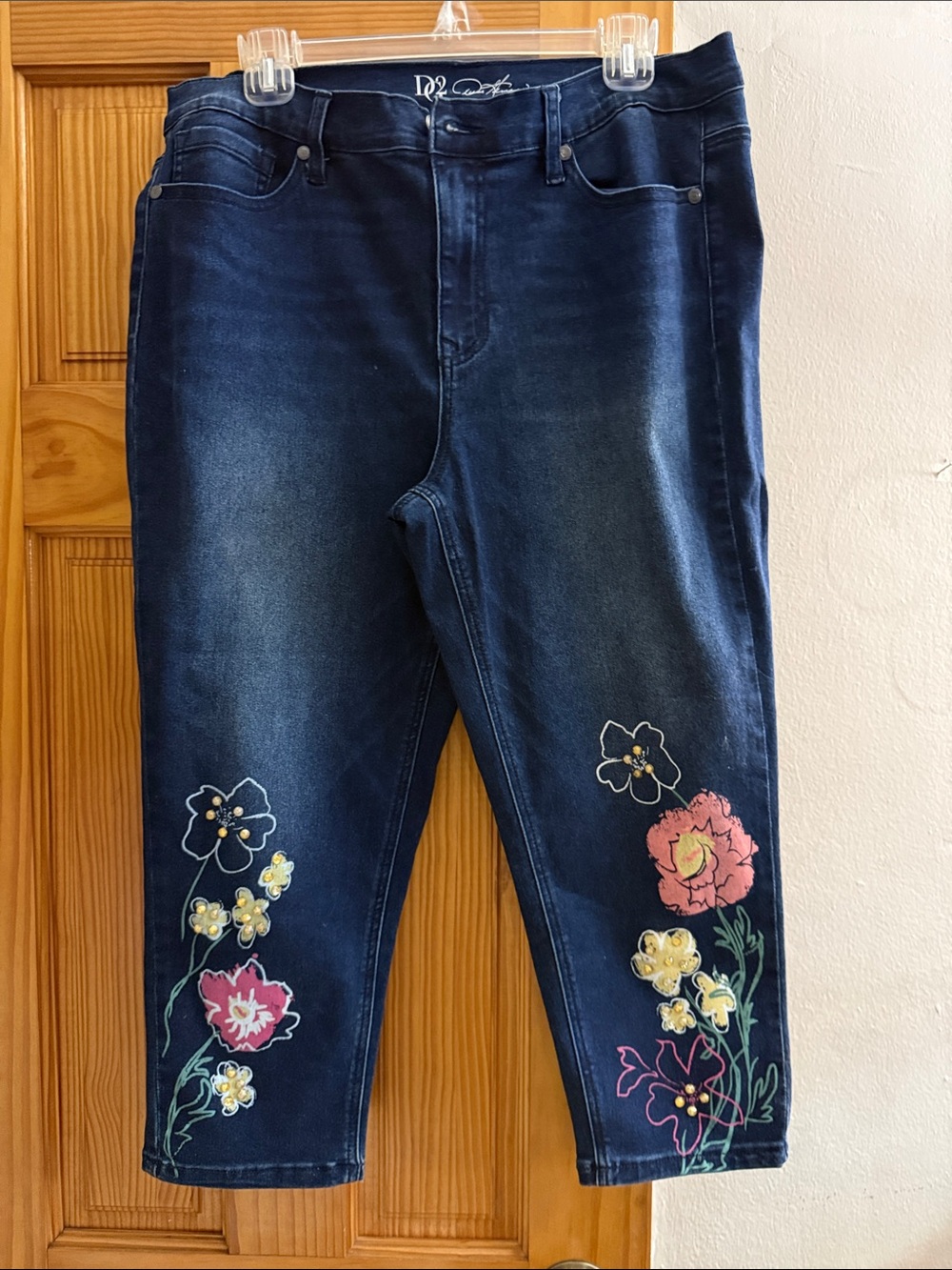 DG2 by Diane Gilman Navy Cropped Jeans with Multicolor Floral Embroidery